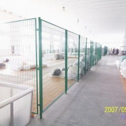 現(xiàn)貨框架護欄網(wǎng)與雙邊護欄網(wǎng) 產(chǎn)品解析與市場指南